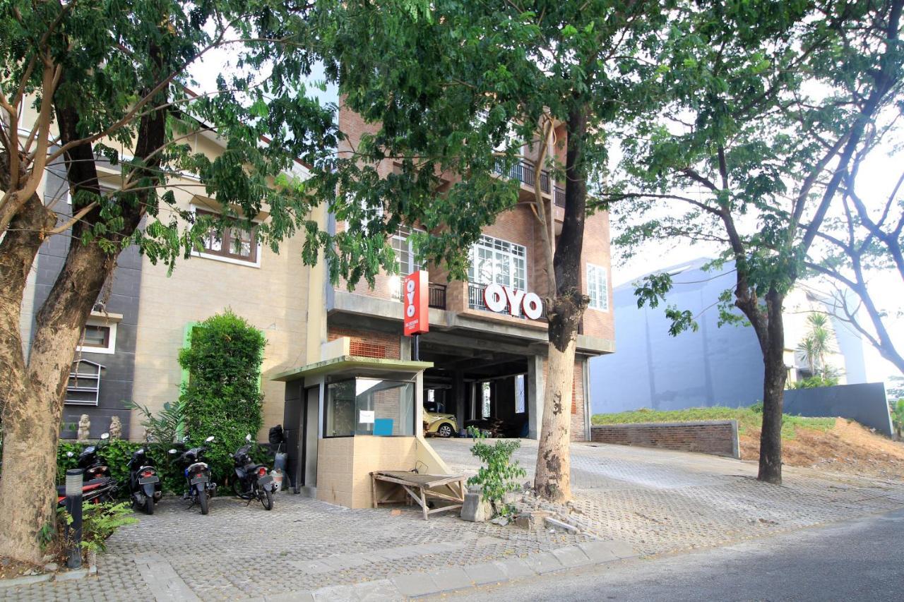 Oyo 204 Blessing Residence Surabaya Esterno foto